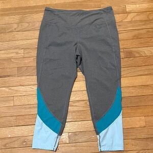 Tangerine Women's Leggings in Gray and Teal